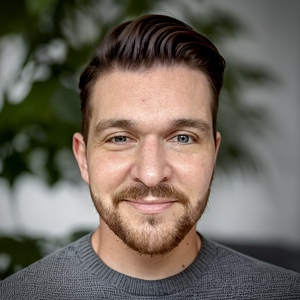 Webinar hosting presenter 