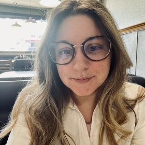 Webinar hosting presenter 